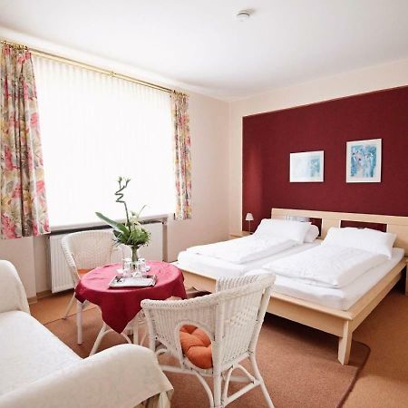Hotel-Pension Am Boehmepark Soltau Εξωτερικό φωτογραφία
