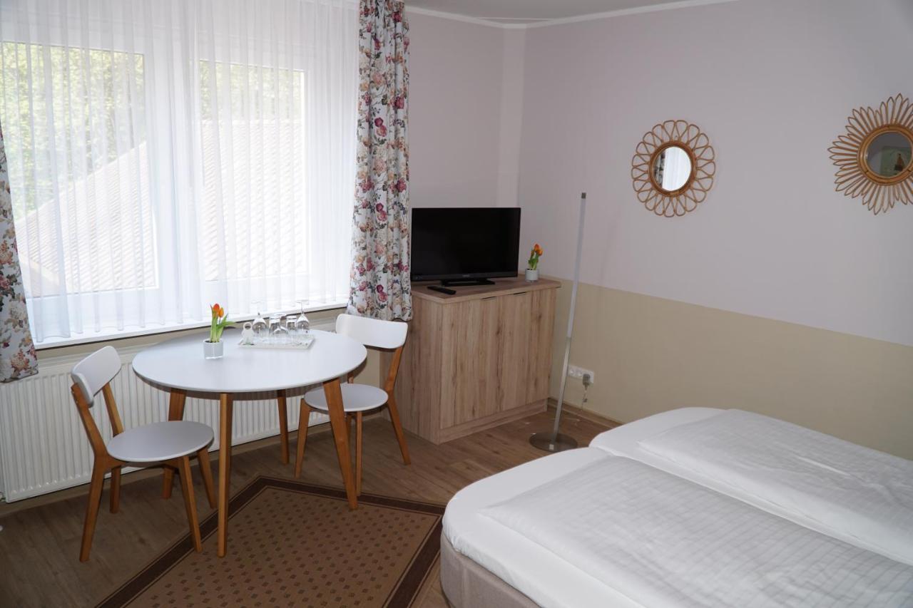 Hotel-Pension Am Boehmepark Soltau Εξωτερικό φωτογραφία